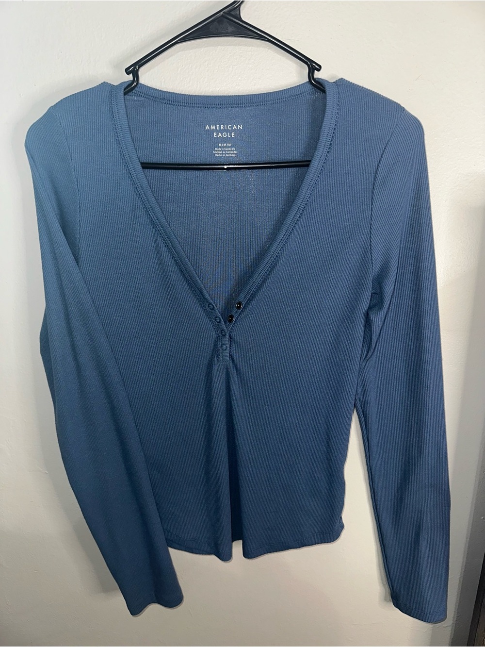 American Eagle Outfitters Women's Long-Sleeve V-Neck Top in Slate Blue